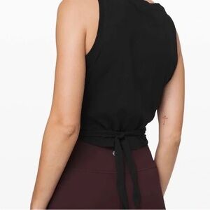 Lululemon Time To Restore Tank Black Womens Athletic Workout pit to pit 16